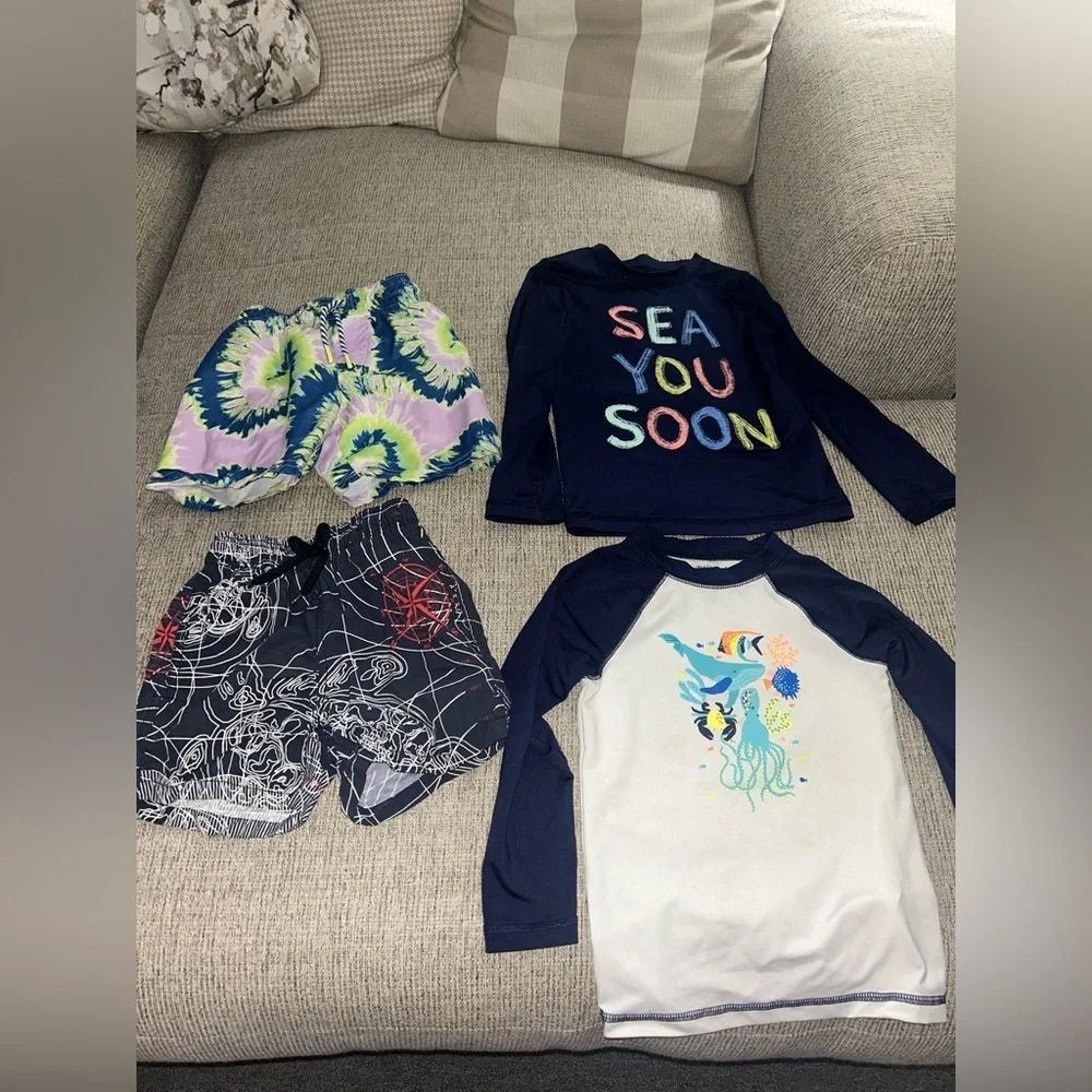 Lot of 4 different swim pieces for boys size 4T